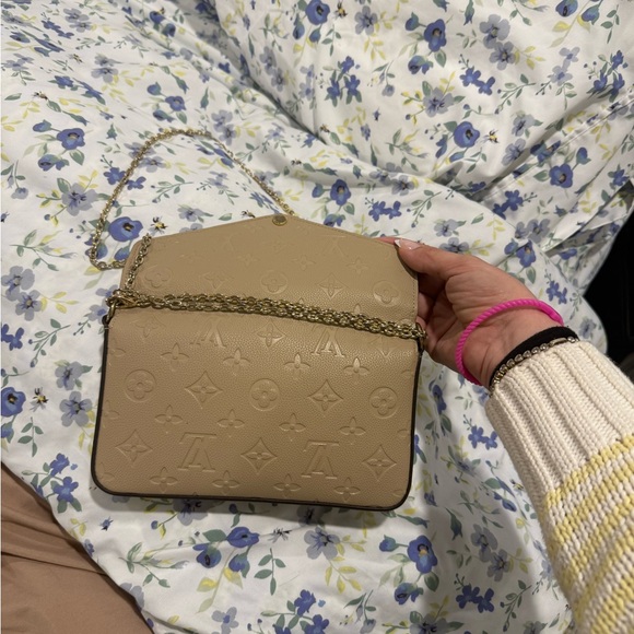 Louis Vuitton Beige Monogram Envelope Chain Bag - Picture 3 of 3